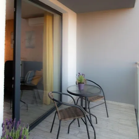 Apartment In Siano Ty Near The Beach, Cleaning Included
